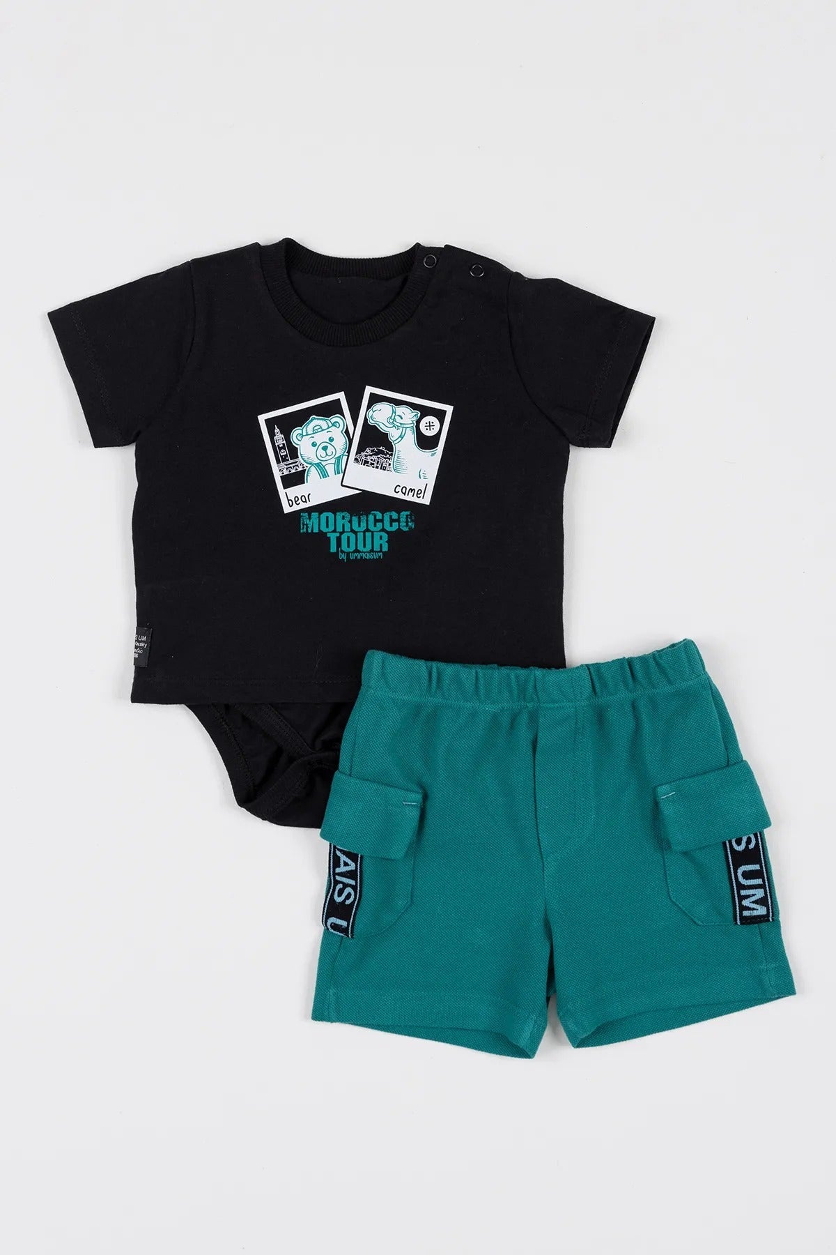 Conjunto Bebê com Camiseta Body de Malhe 100% Algodão e Bermuda de Moletom Jeans